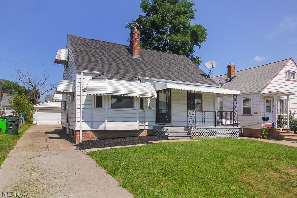 13209 Havana Road Cleveland, OH 44125 - Photo 3 of 32 Gallery Image 3