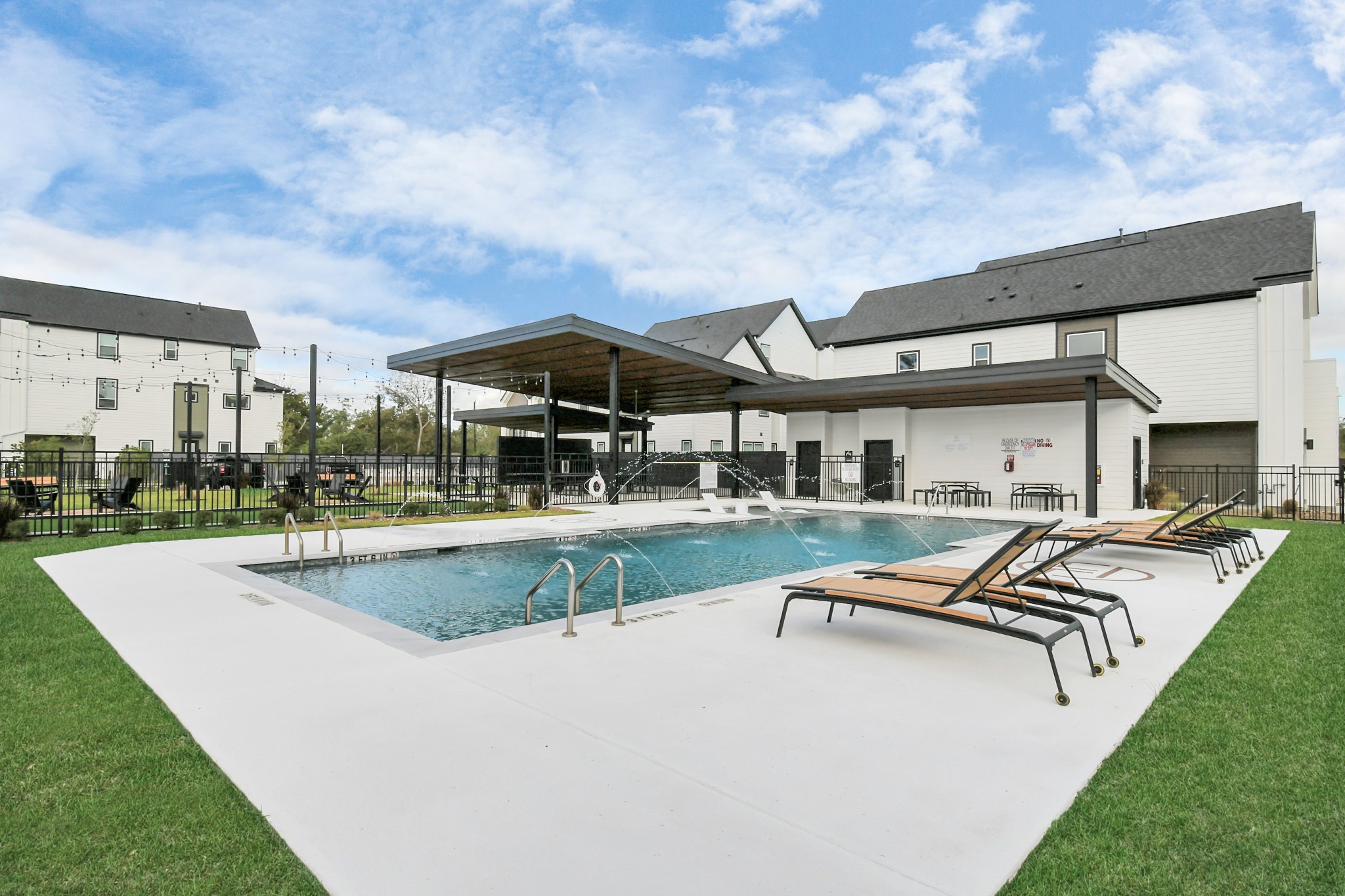 1107 Highland Square Lane Houston, TX 77091 - Photo 10 of 40