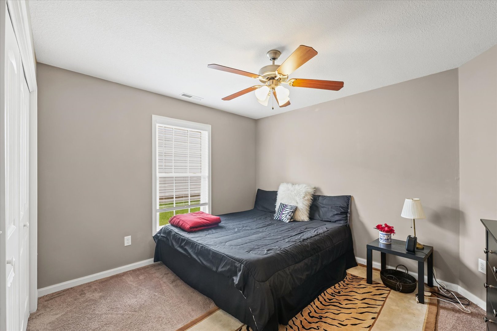 634 Sedgegrass Drive Champaign, IL 61822 - Photo 24 of 35 a living room with furniture rug and window