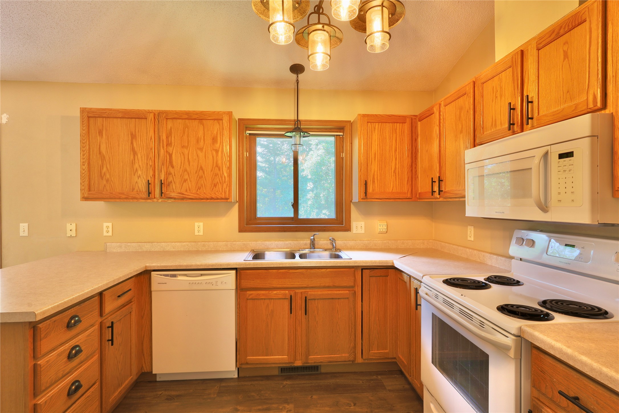 2849 Kohlhepp Road Eau Claire, WI 54703 - Photo 16 of 60