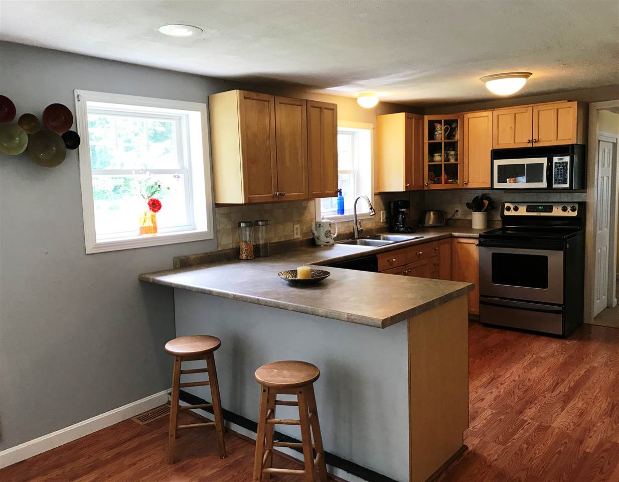 92 Wallace Road Goffstown, NH 03045 - Photo 14 of 28
