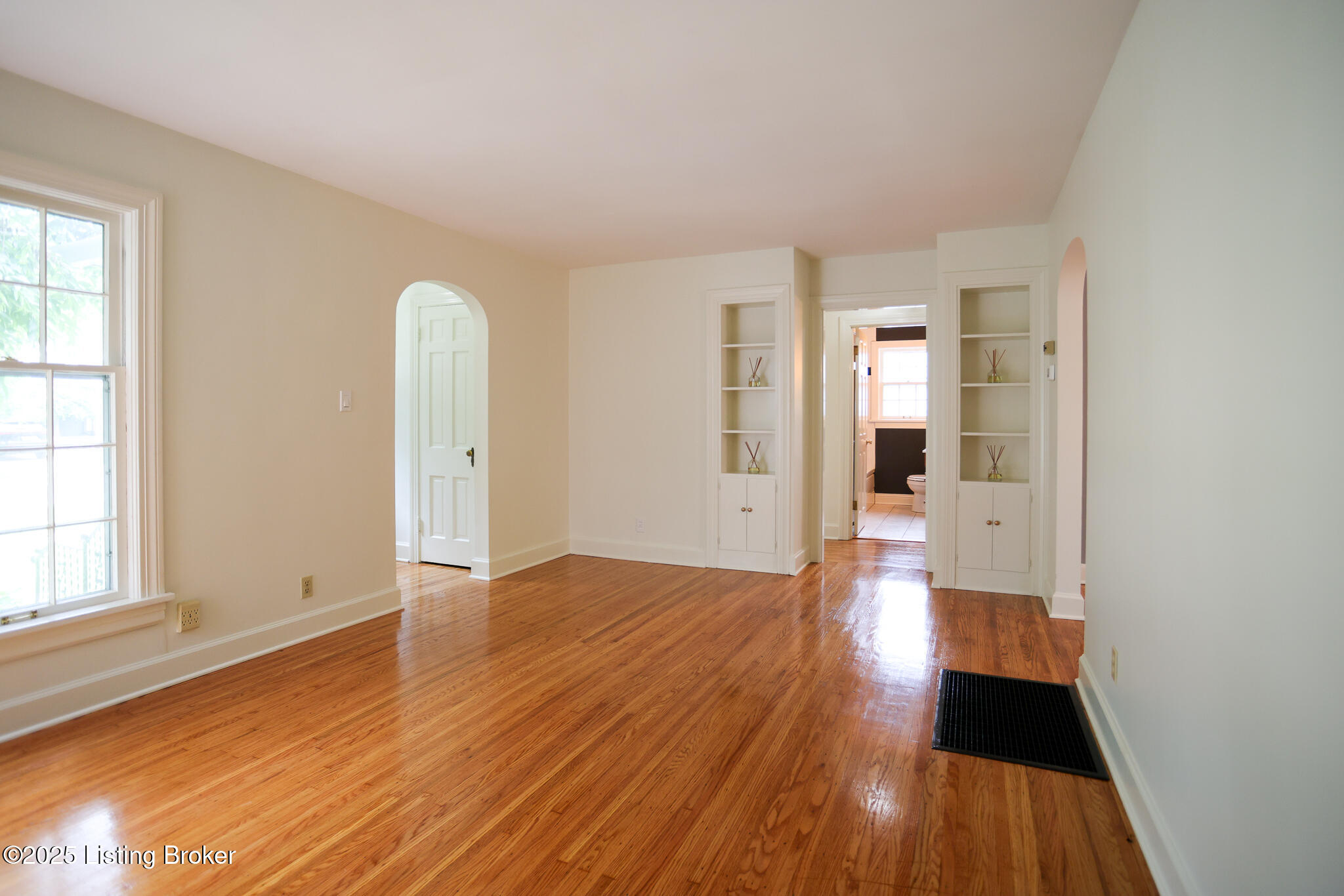 4206 Churchill Road Louisville, KY 40207 - Photo 13 of 39 4206 Churchill-12