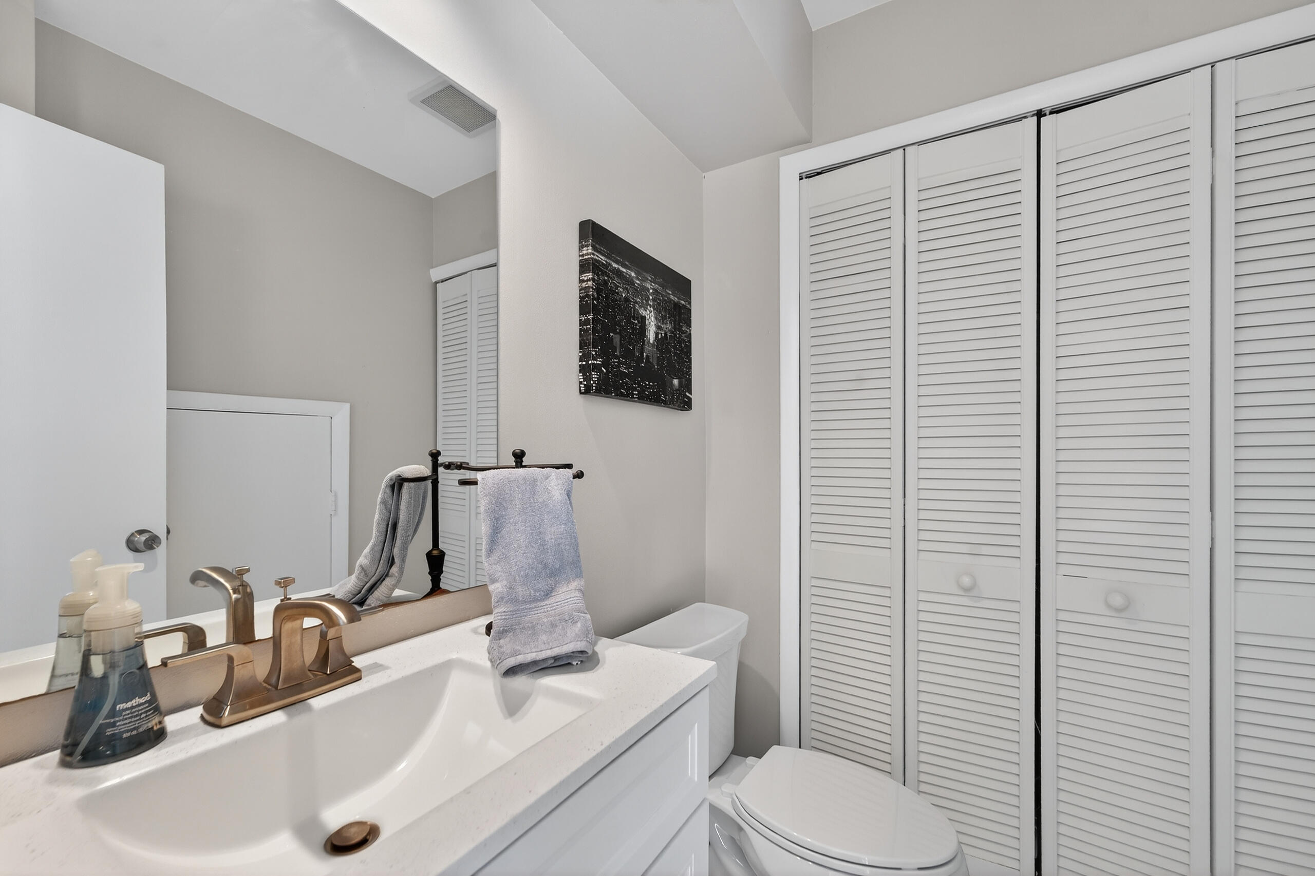 141 East Riverside Drive, Unit 10D Jupiter, FL 33469 - Photo 11 of 35 121625-187