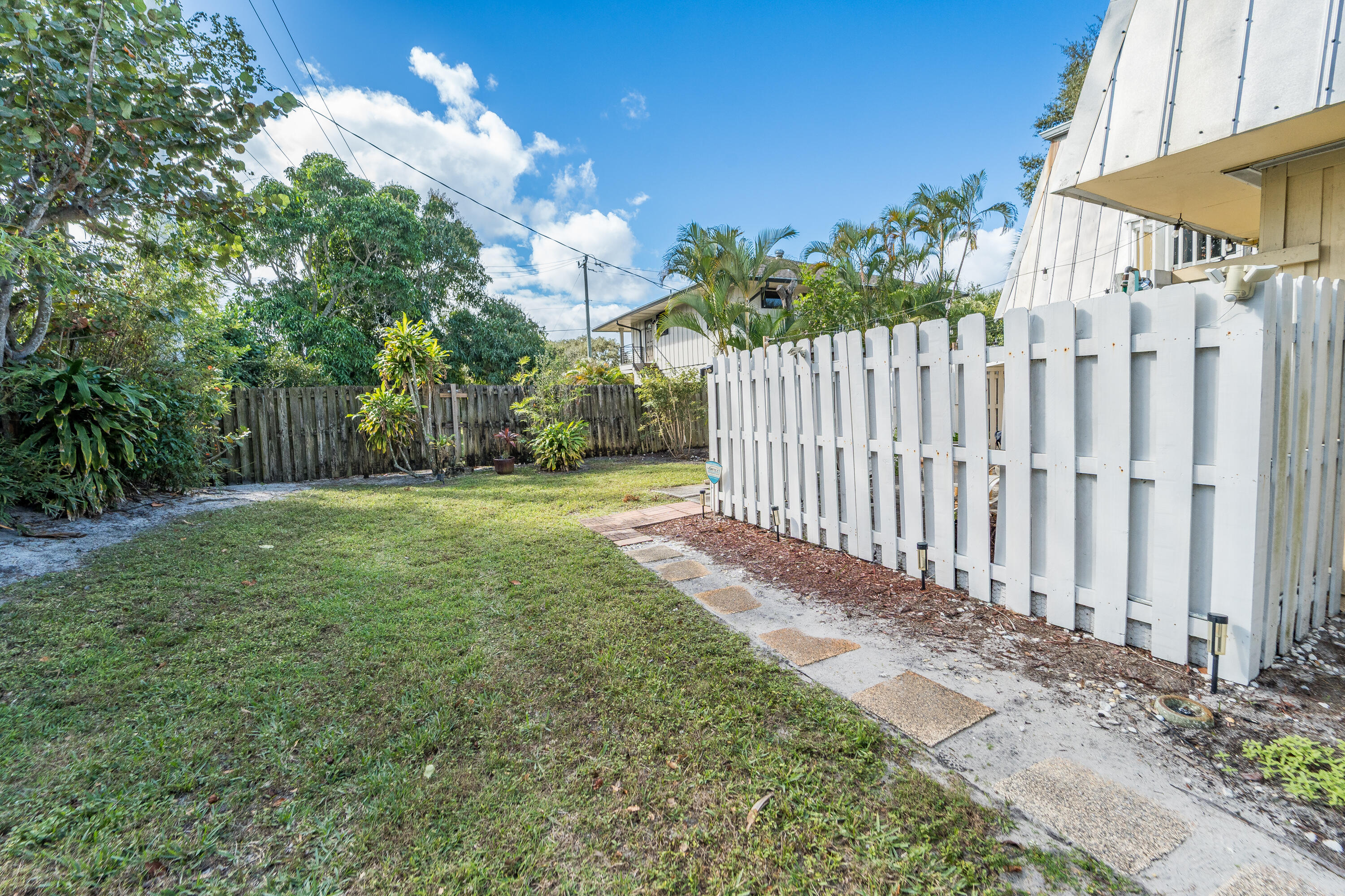 141 East Riverside Drive, Unit 10D Jupiter, FL 33469 - Photo 32 of 35 Riverside cove-18