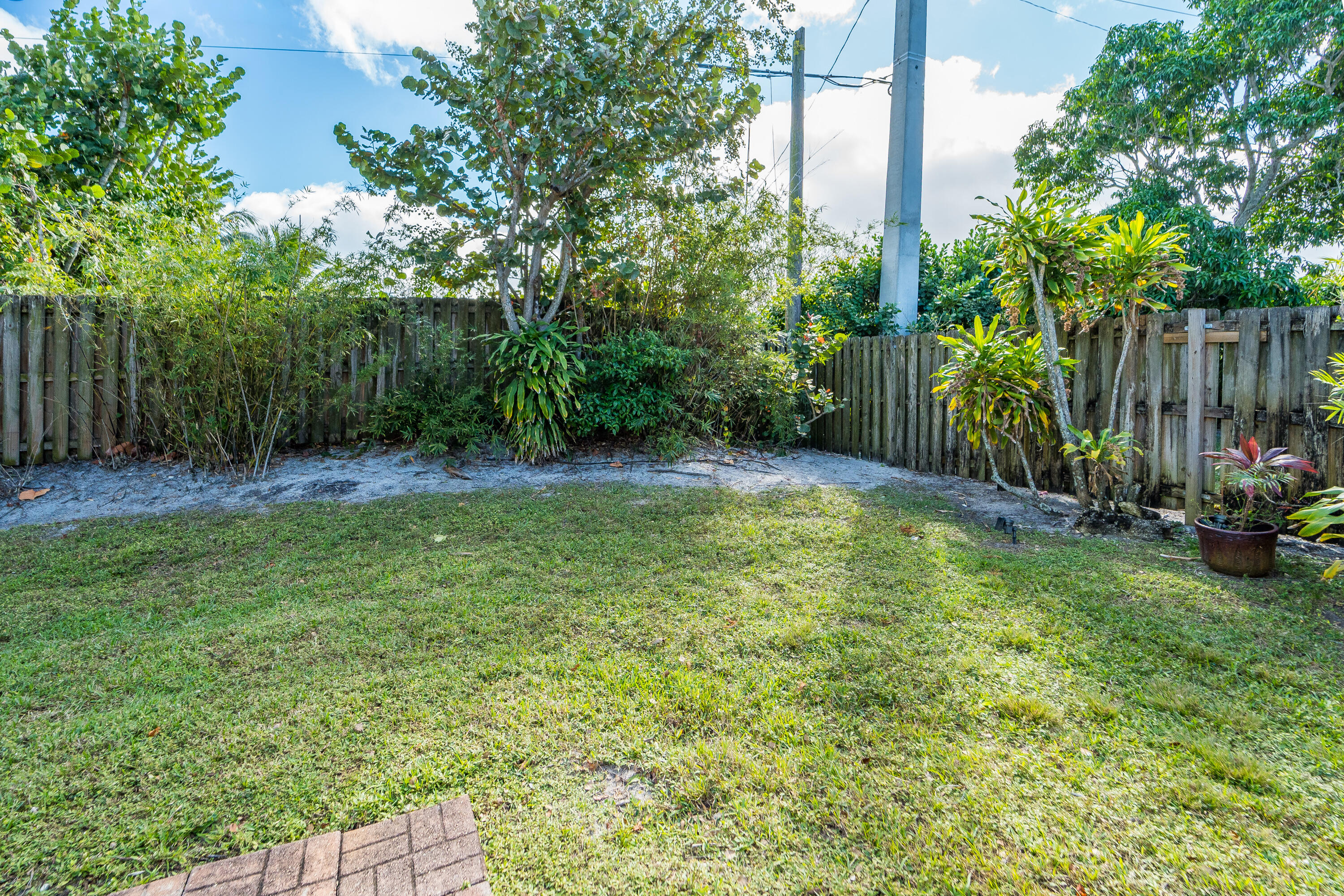 141 East Riverside Drive, Unit 10D Jupiter, FL 33469 - Photo 33 of 35 Riverside cove-19