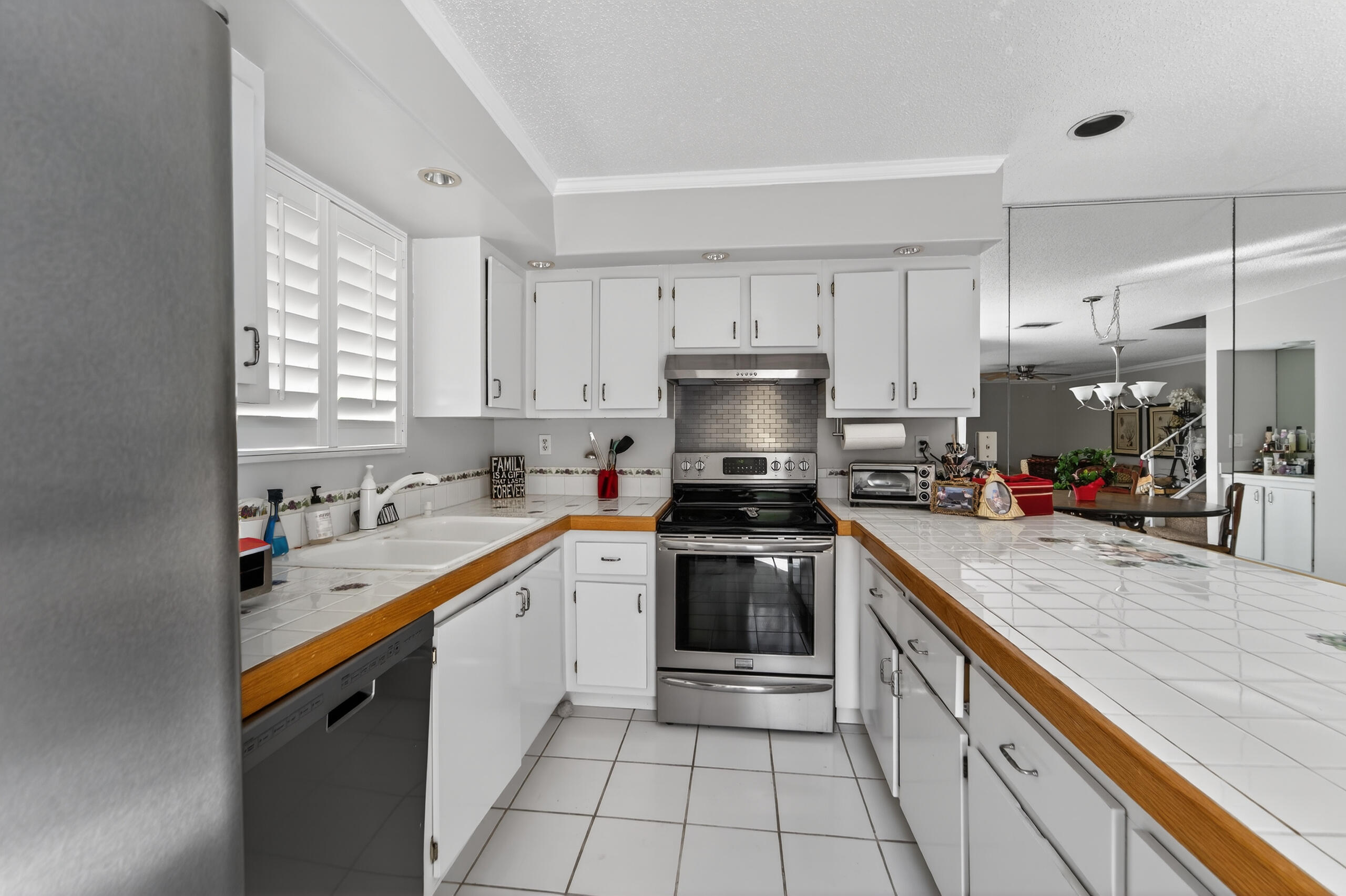 141 East Riverside Drive, Unit 10D Jupiter, FL 33469 - Photo 6 of 35 121625-162