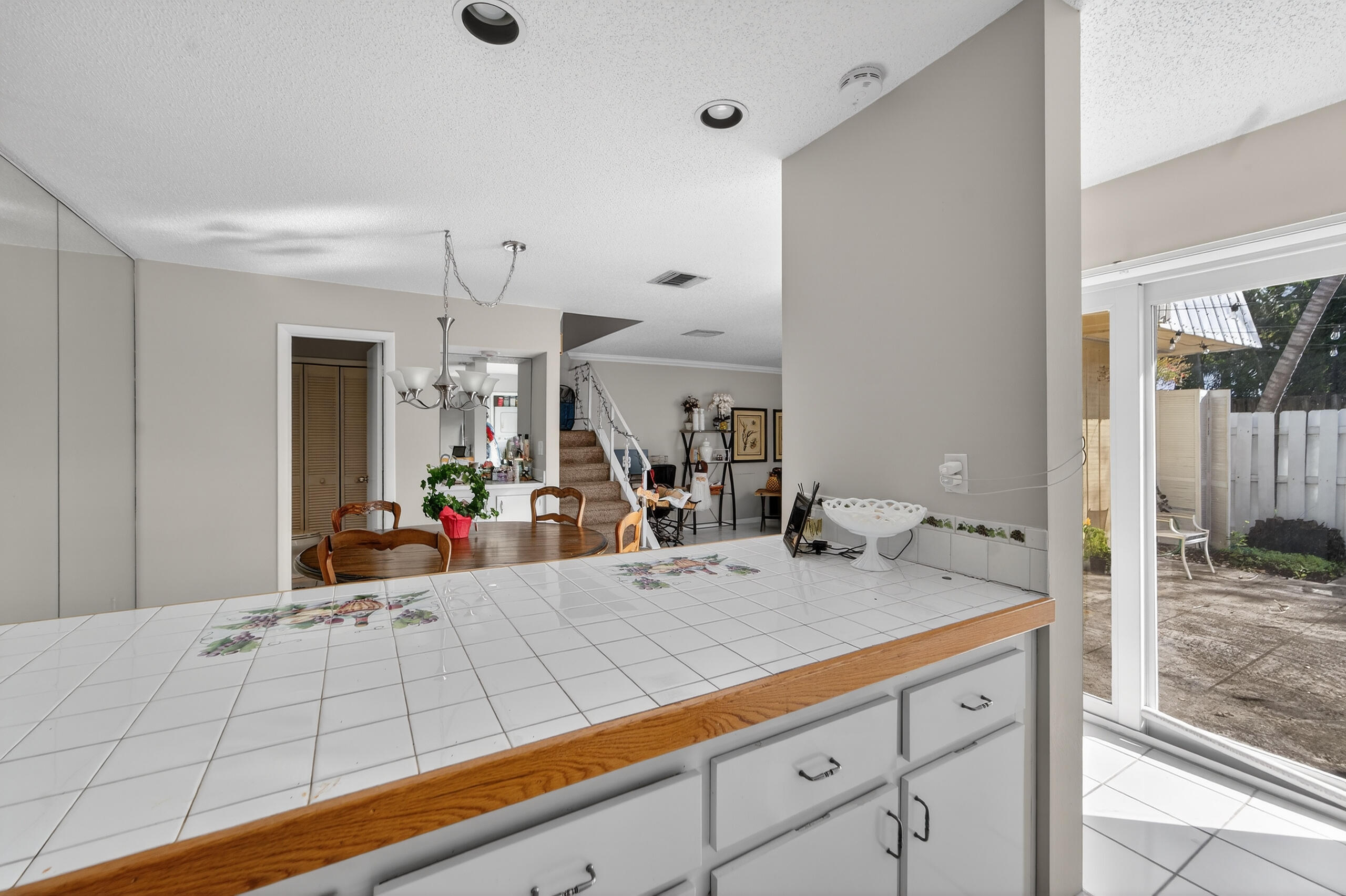 141 East Riverside Drive, Unit 10D Jupiter, FL 33469 - Photo 7 of 35 121625-182