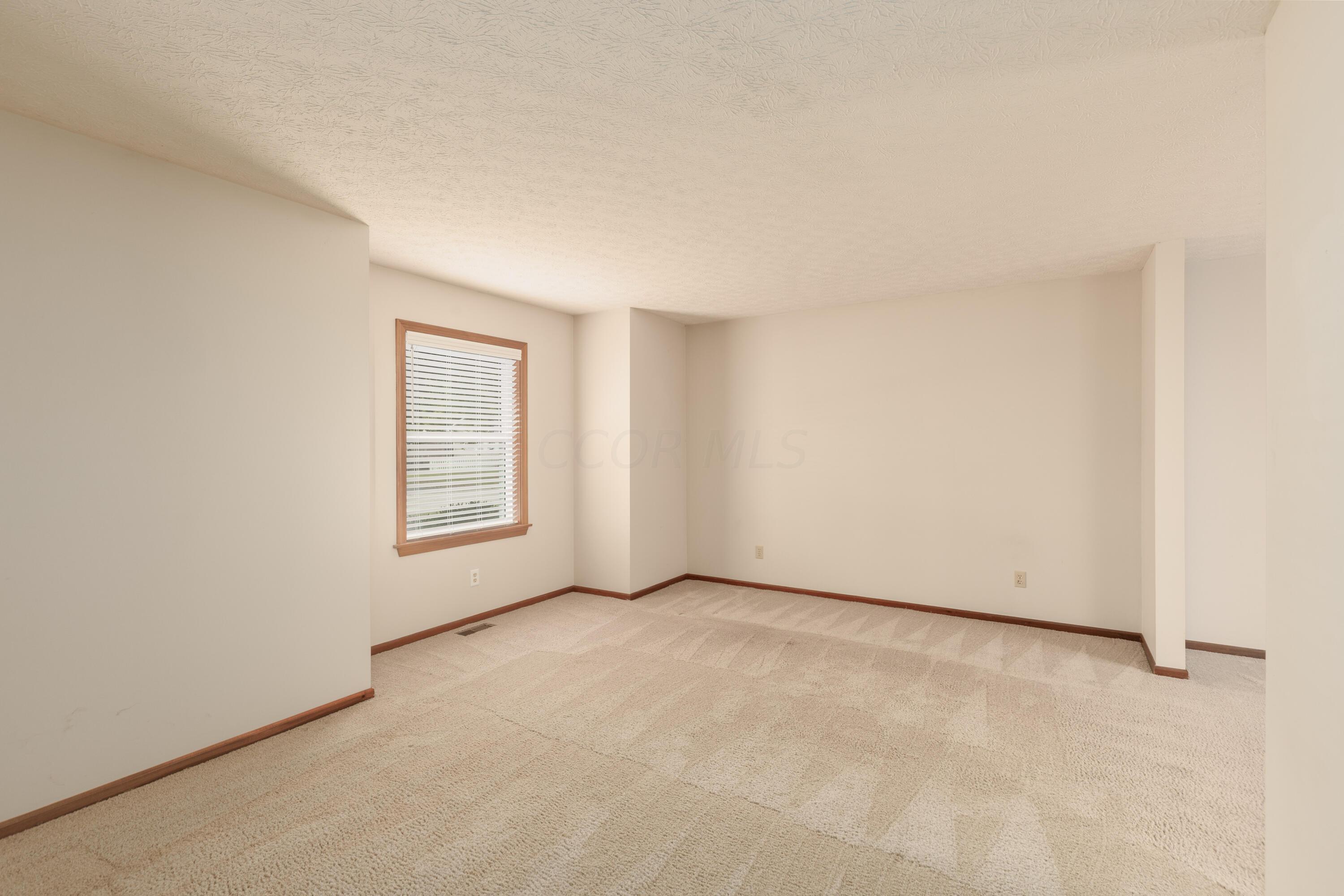 211 West Old Powell Road Powell, OH 43065 - Photo 6 of 72 Welcome Home! 211 W. Old Powell Rd., Powell, OH 43065