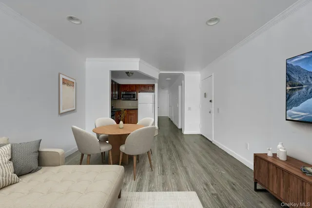 $375,000 | 1236 Prospect Avenue, Unit 1A | Foxhurst