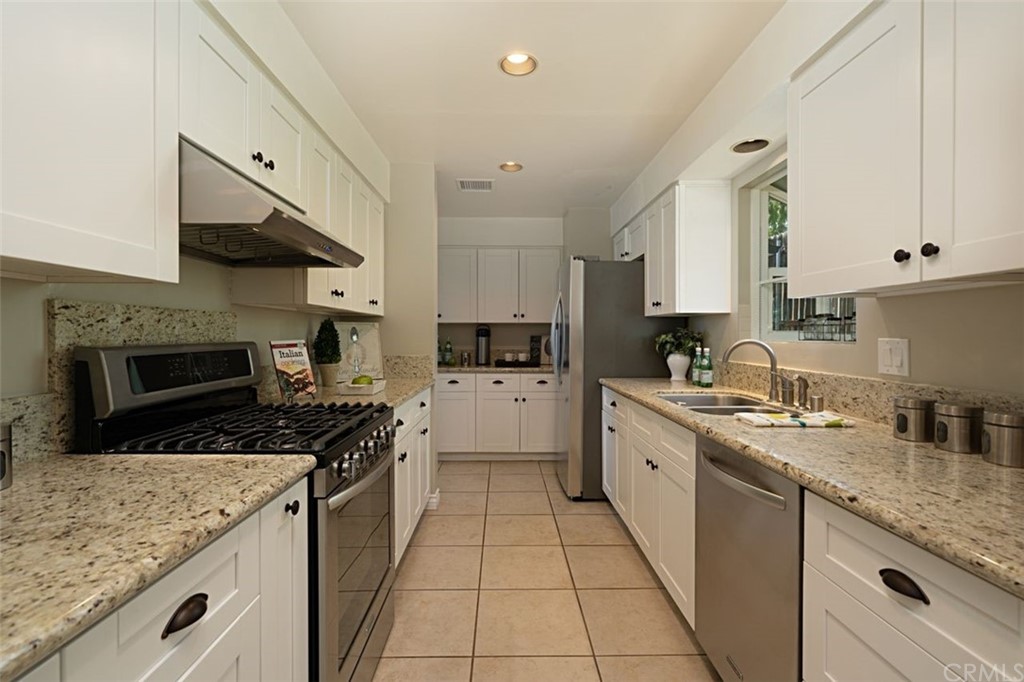 1150 Coronet Avenue Pasadena, CA 91107 - Photo 13 of 37