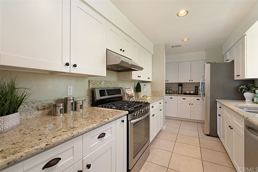 1150 Coronet Avenue Pasadena, CA 91107 - Photo 14 of 37