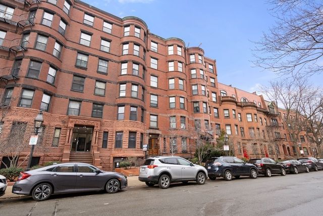 a view of a terrace with seating space
