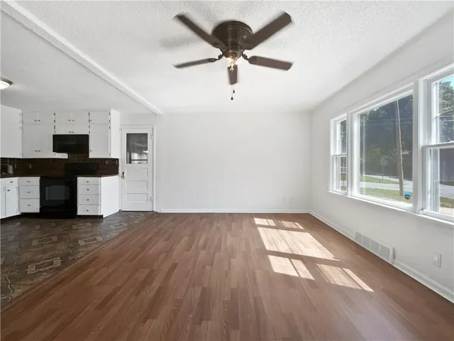 $212,000 | 4958 North Lister Avenue, Kansas City, MO 64119