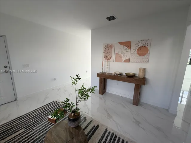 $2,600 | 2312 East 4th Avenue, Unit 103, Hialeah, FL 33013