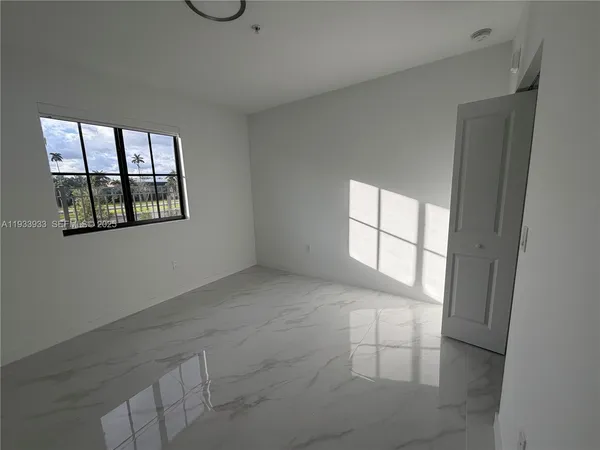 $2,665 | 2310 East 4th Avenue, Unit 205, Hialeah, FL 33013