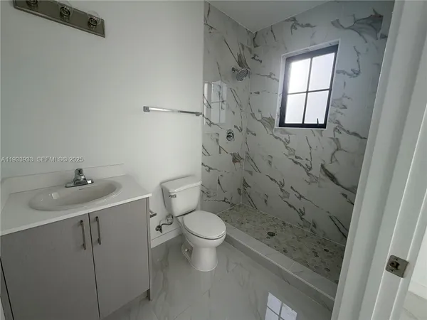 $2,665 | 2310 East 4th Avenue, Unit 205, Hialeah, FL 33013