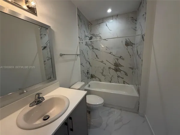 $2,665 | 2310 East 4th Avenue, Unit 205, Hialeah, FL 33013