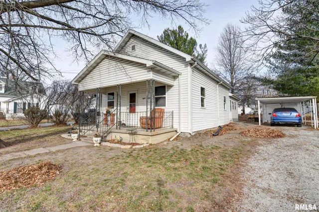 $89,900 | 819 East Adams Street, Taylorville, IL 62568