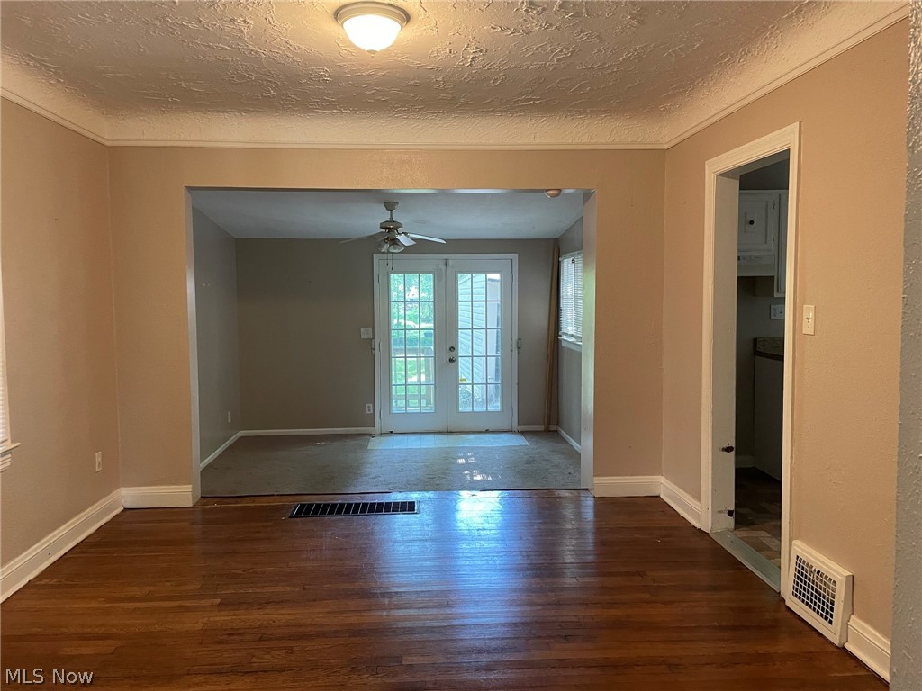 1071 Hillstone Road Cleveland Heights, OH 44121 - Photo 7 of 12