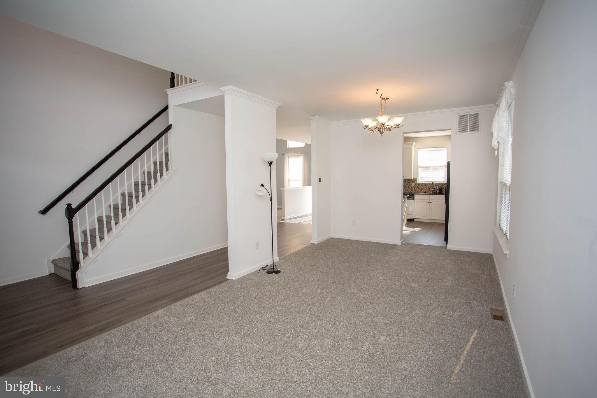 68 Stoneham Drive Delran, NJ 08075 - Photo 4 of 48