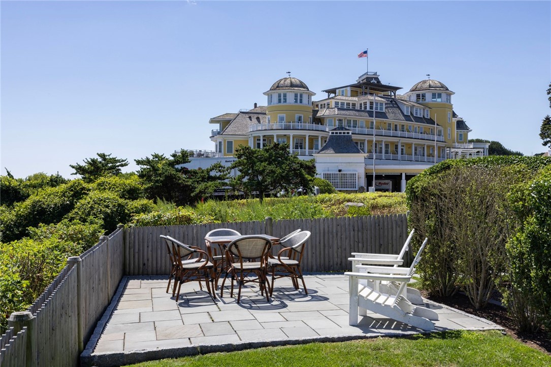 20 Westerly Road Westerly, RI 02891 - Photo 3 of 34