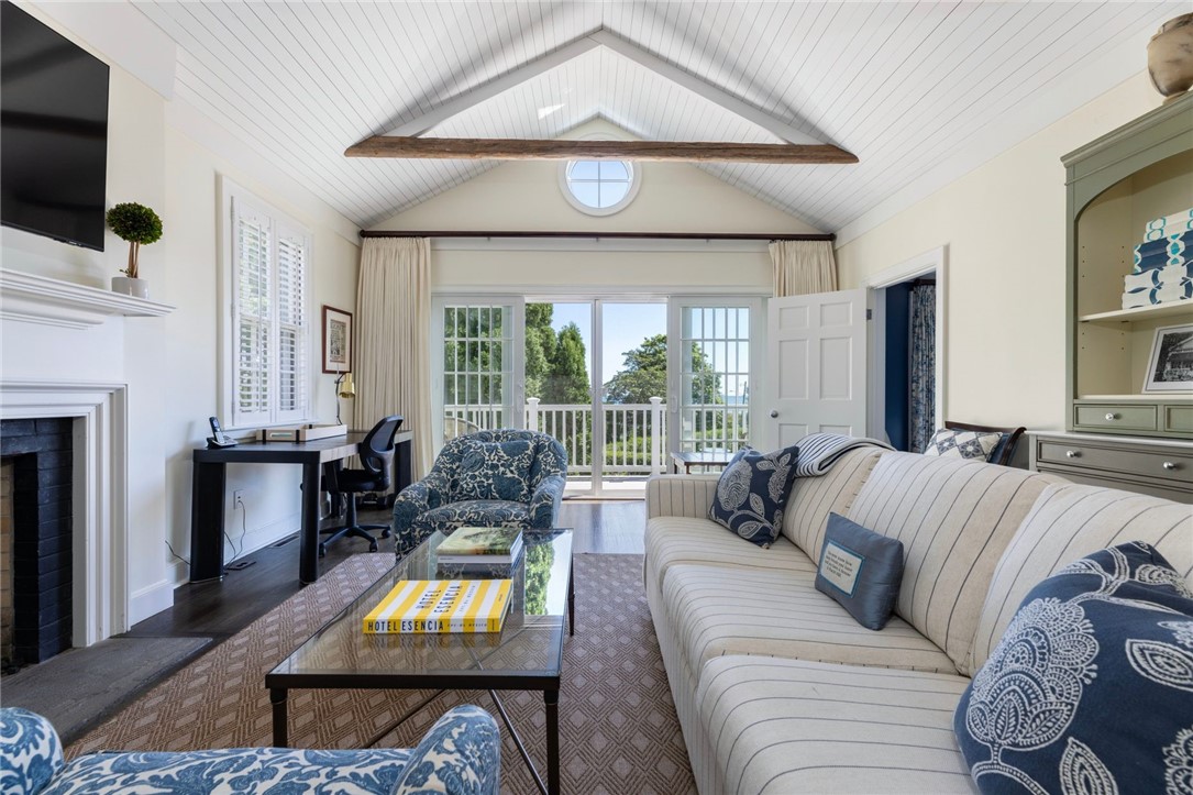 20 Westerly Road Westerly, RI 02891 - Photo 5 of 34