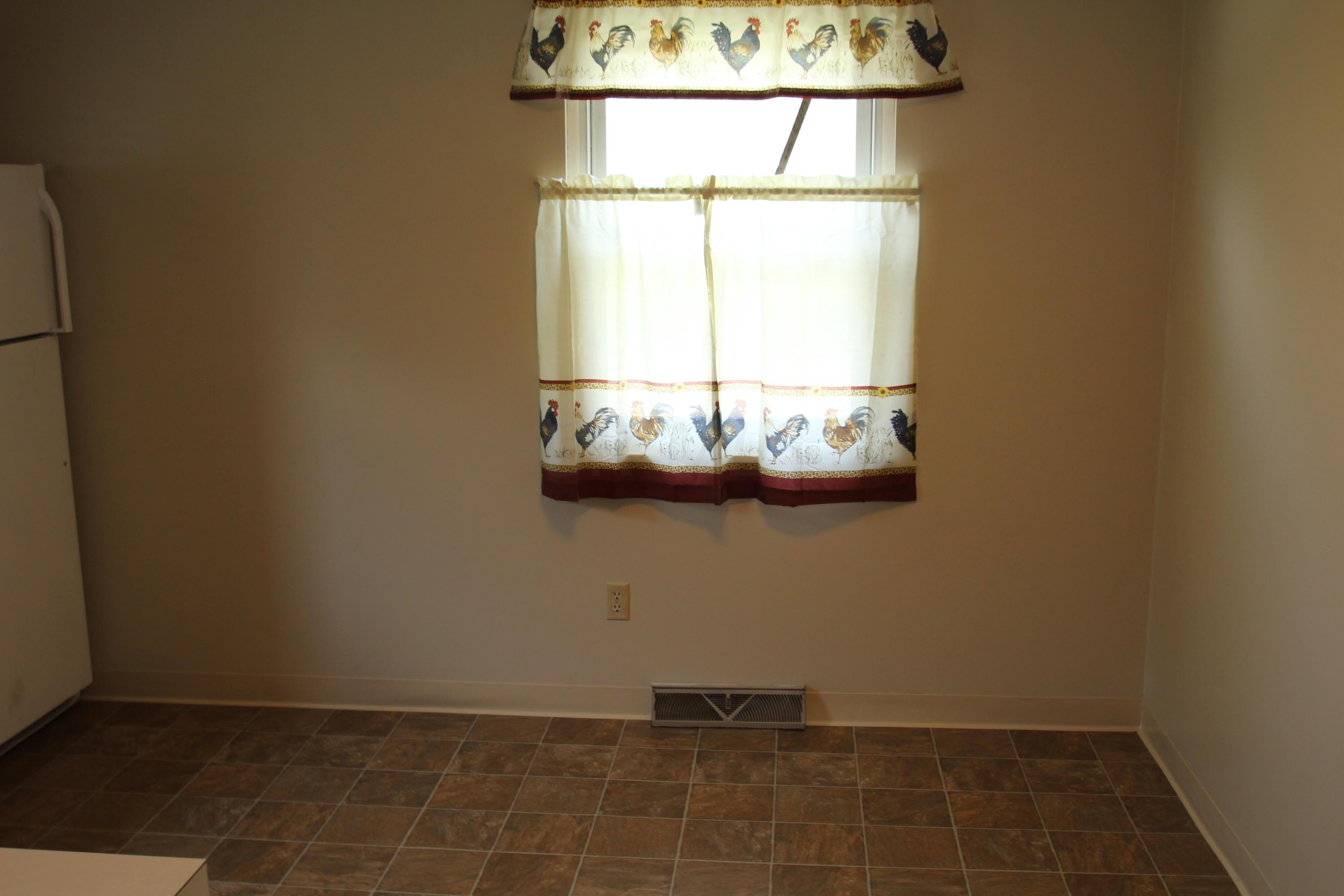825 Bernhard Road Columbus, OH 43213 - Photo 6 of 9