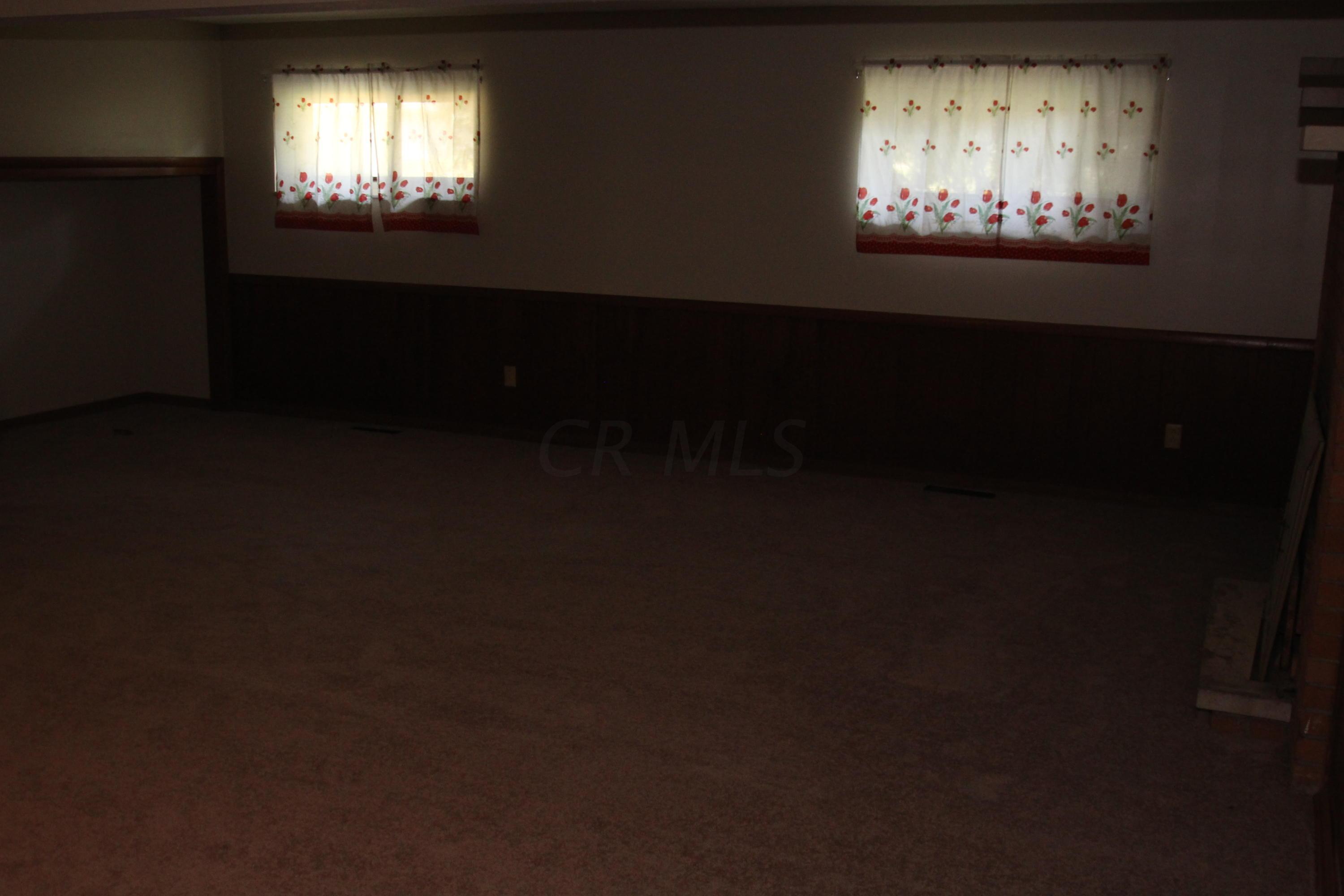 825 Bernhard Road Columbus, OH 43213 - Photo 7 of 9