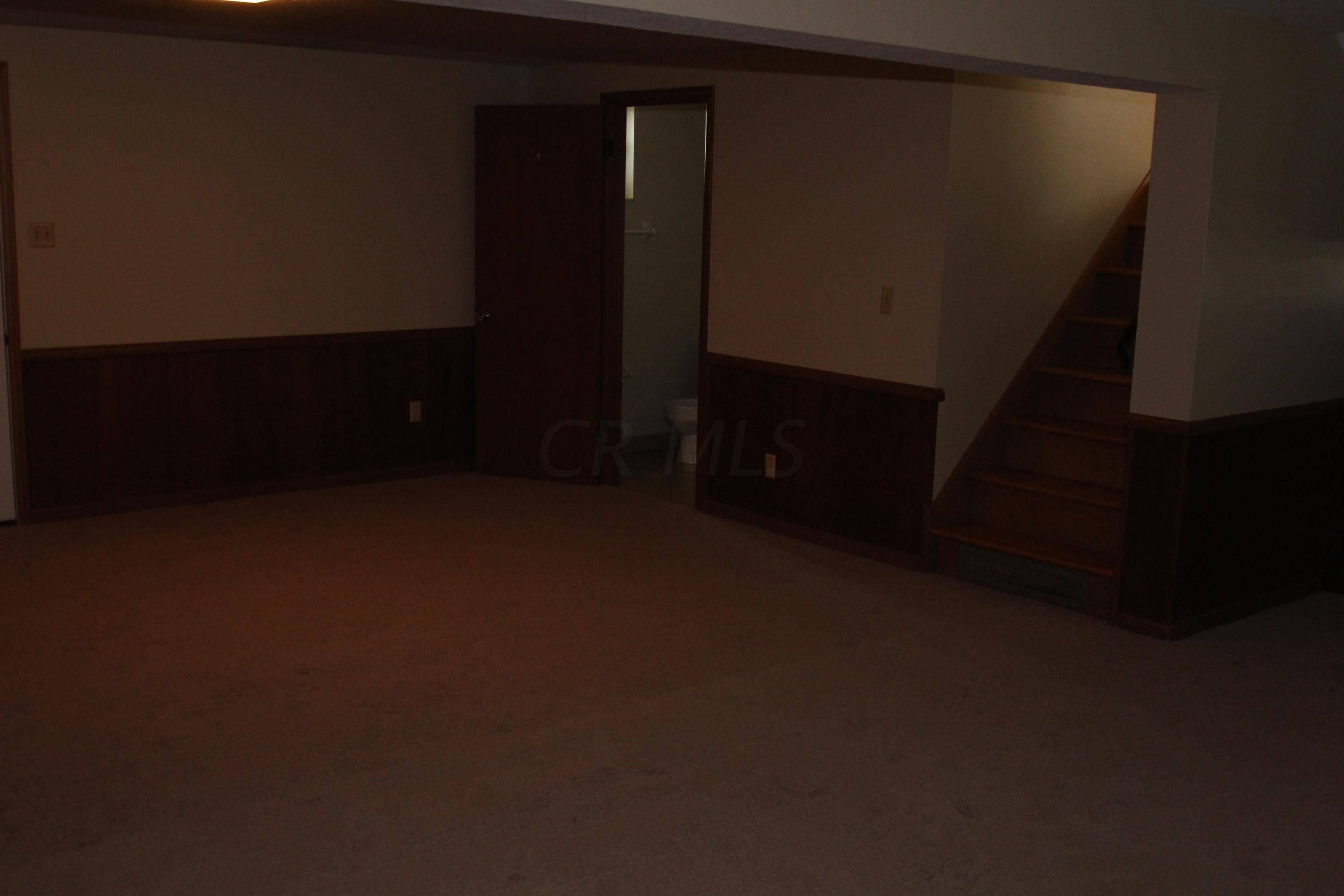 825 Bernhard Road Columbus, OH 43213 - Photo 8 of 9