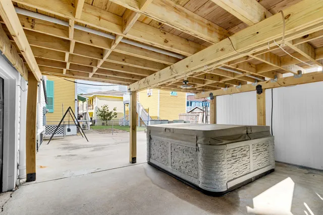 a view of an outdoor space