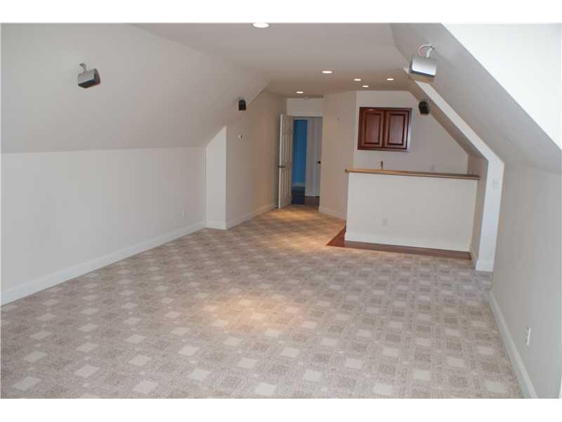 170 Pine Ledge Road Bangor, ME 04401 - Photo 25 of 35 Den/Family/Great Room.
