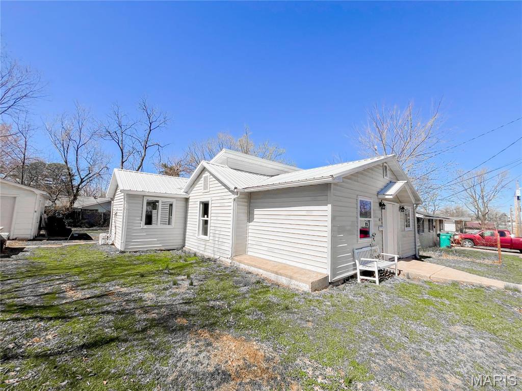 451 Fair Street Sullivan, MO 63080 - Photo 2 of 17