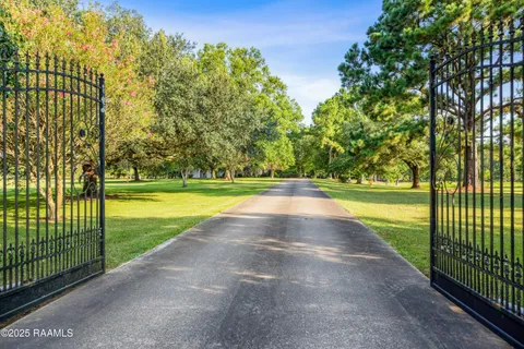 $875,000 | 14727 U.S. Highway 190, Opelousas, LA 70570