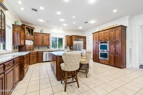 $875,000 | 14727 U.S. Highway 190, Opelousas, LA 70570