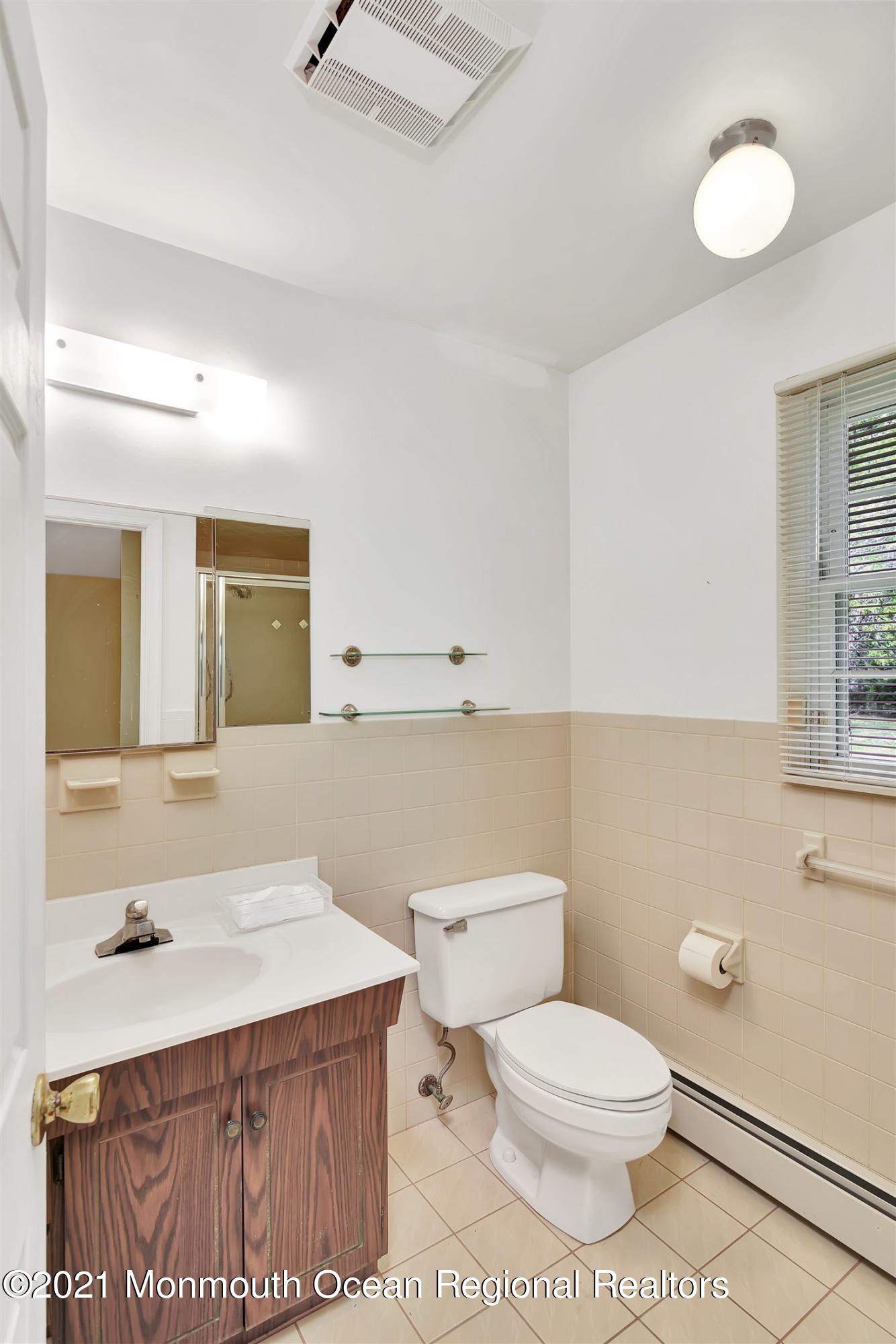 8 Julies Way Howell, NJ 07731 - Photo 22 of 29 22-Master Bathroom