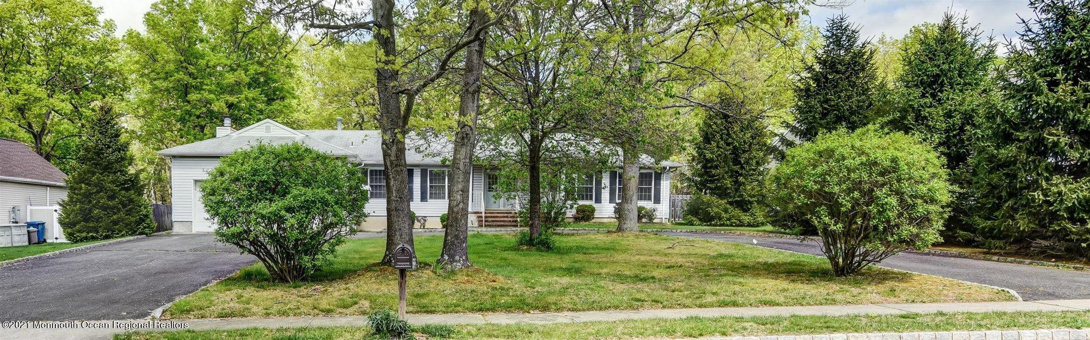 8 Julies Way Howell, NJ 07731 - Photo 4 of 29 04-Front View