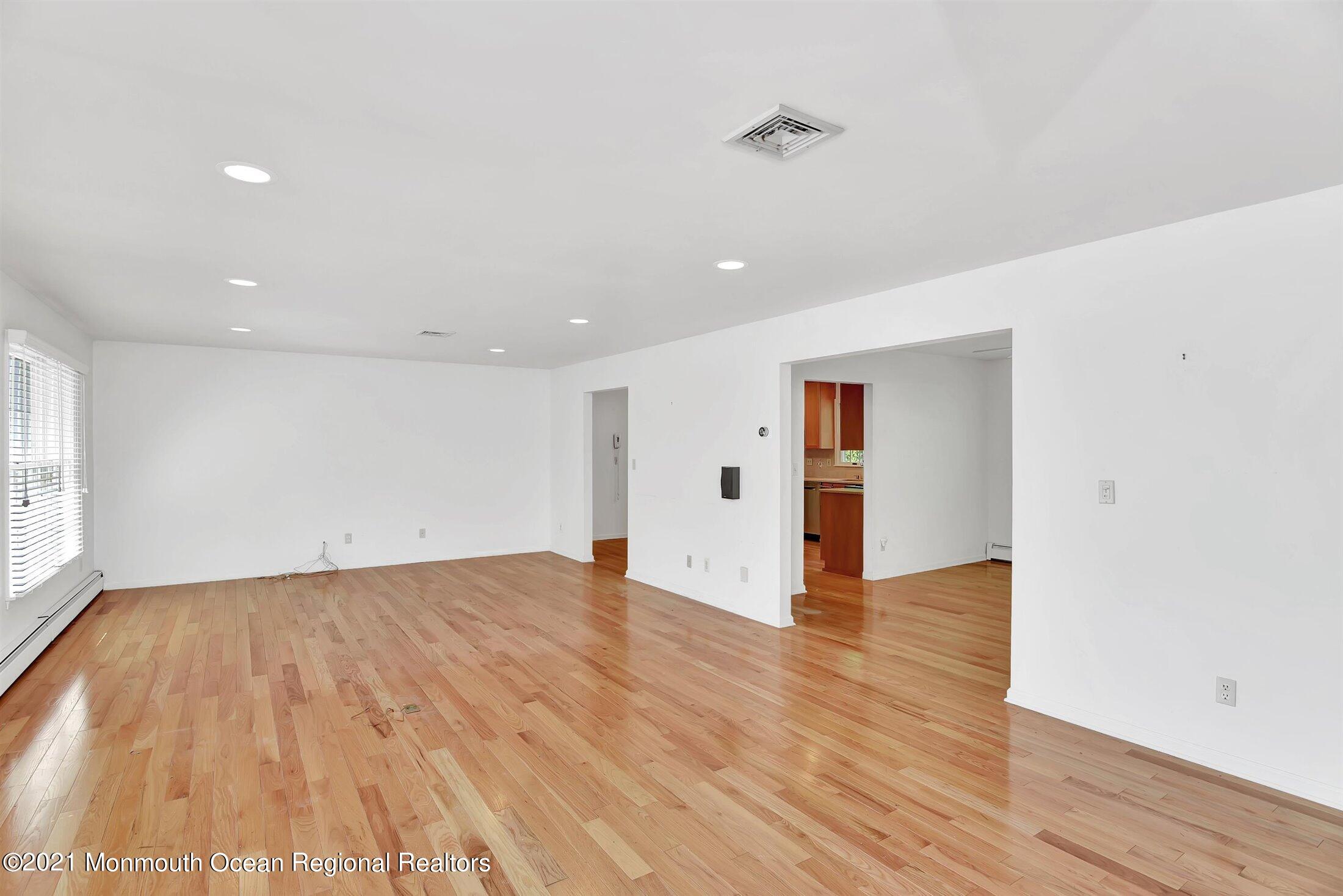 8 Julies Way Howell, NJ 07731 - Photo 7 of 29 07-Living Room
