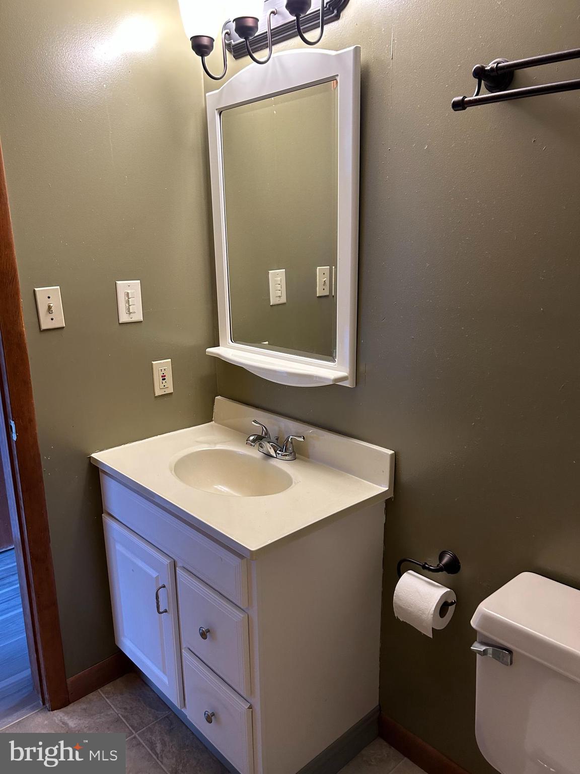 711 Hill Road Wernersville, PA 19565 - Photo 8 of 9