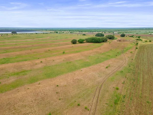 $100,000 | 8557 Farm To Market 586, Bangs, TX 76823