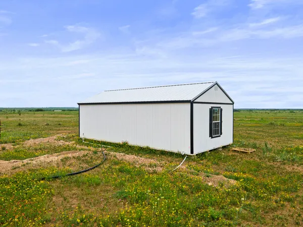 $100,000 | 8557 Farm To Market 586, Bangs, TX 76823