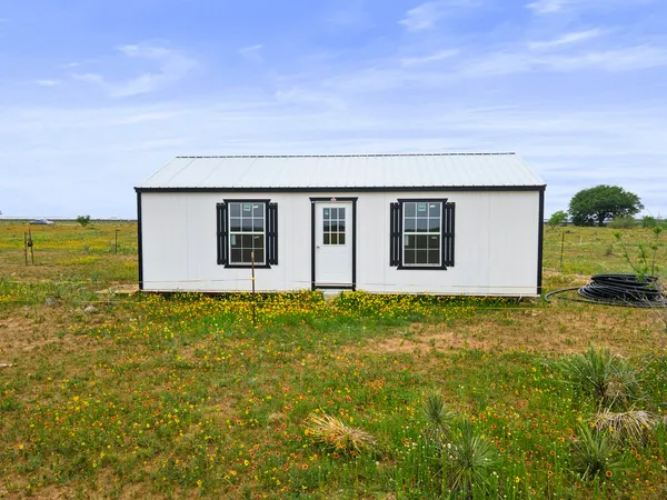 $100,000 | 8557 Farm To Market 586, Bangs, TX 76823