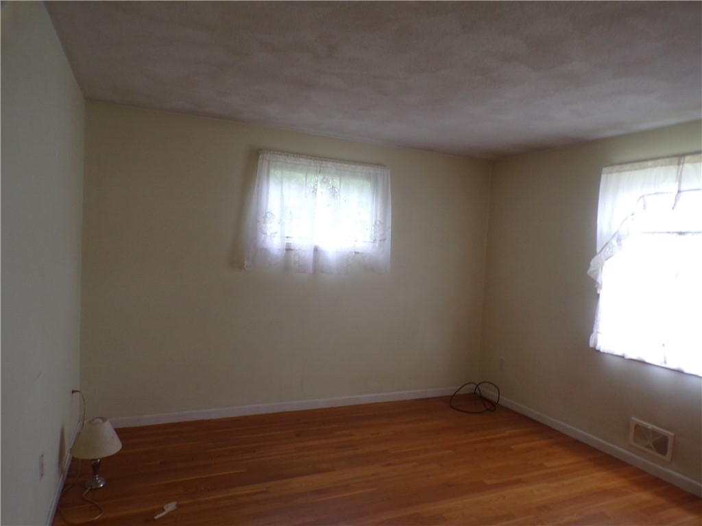 66 Hobbs Road Warwick, RI 02889 - Photo 12 of 29 Gallery Image 12