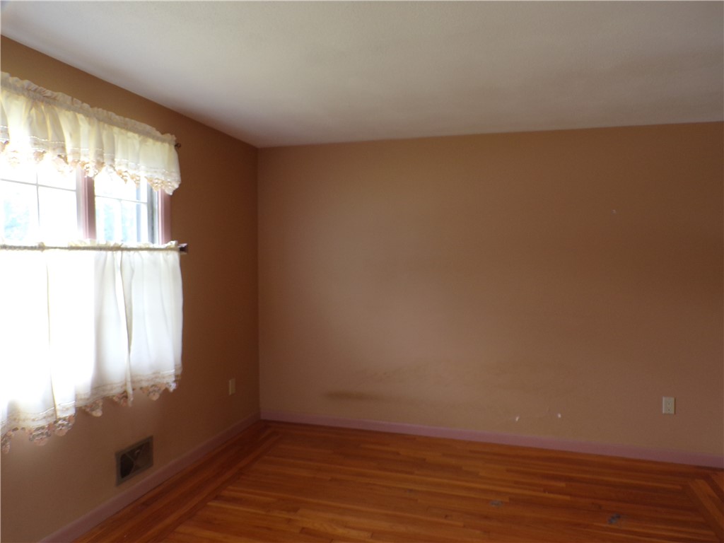 66 Hobbs Road Warwick, RI 02889 - Photo 20 of 29 Gallery Image 20