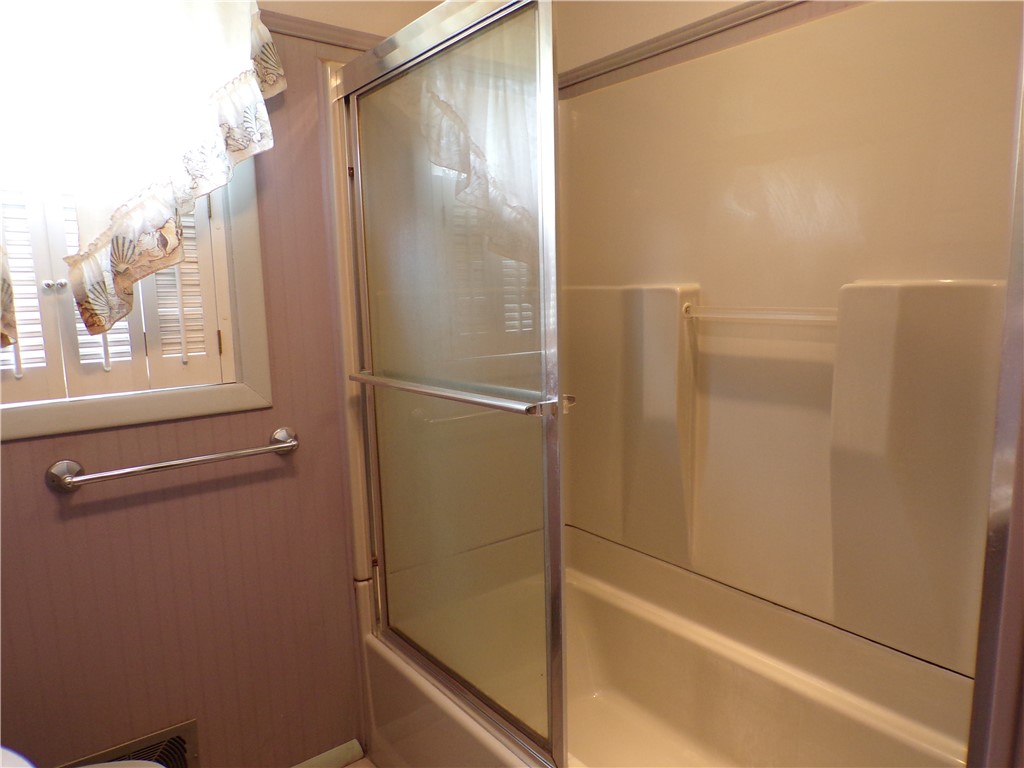 66 Hobbs Road Warwick, RI 02889 - Photo 22 of 29 Gallery Image 22