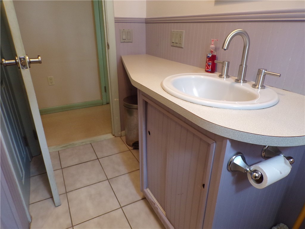 66 Hobbs Road Warwick, RI 02889 - Photo 23 of 29 Gallery Image 23