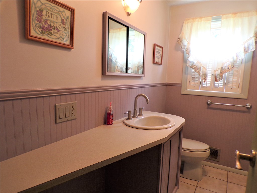 66 Hobbs Road Warwick, RI 02889 - Photo 24 of 29 Gallery Image 24