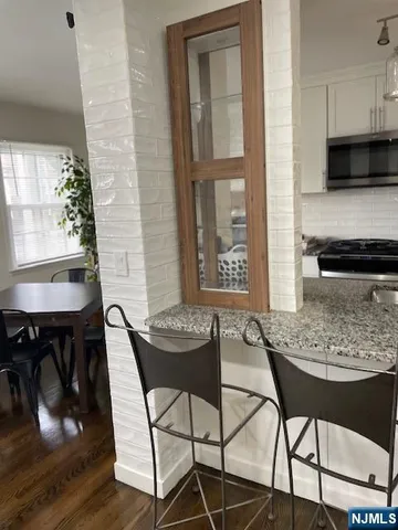 $1,995 | 712 Cedar Lane, Unit 4, Teaneck, NJ 07666