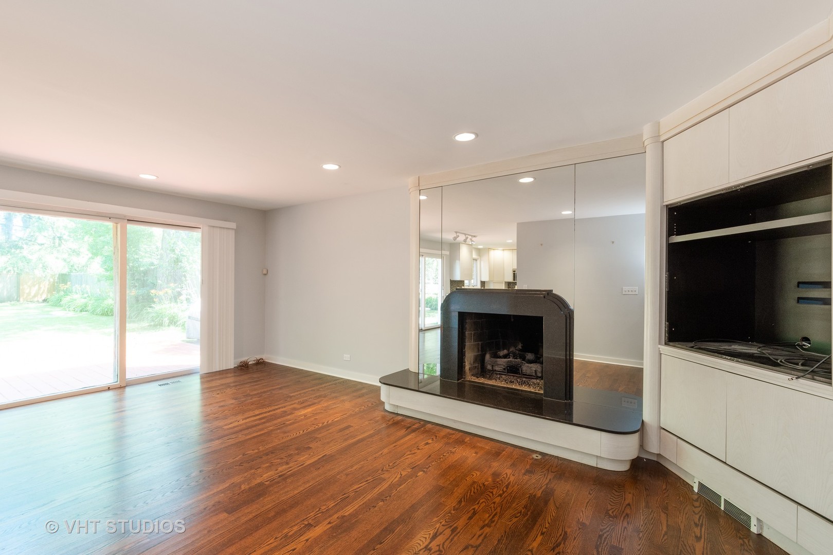 33 Pierce Road Highland Park, IL 60035 - Photo 6 of 15
