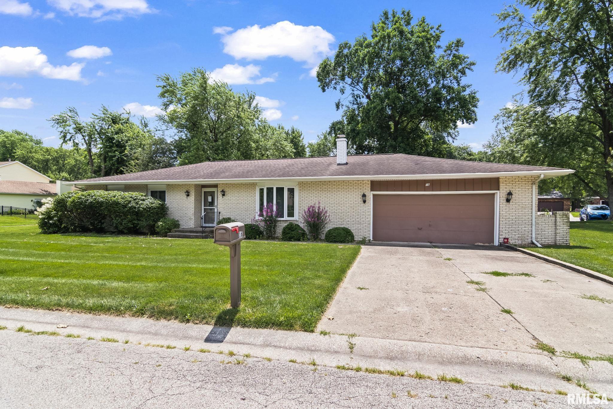 16 Roosevelt Road Springfield, IL 62703 - Photo 1 of 32