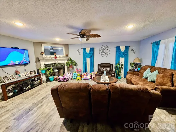 $280,000 | 16318 Sc Highway, Hartsville, SC 29550